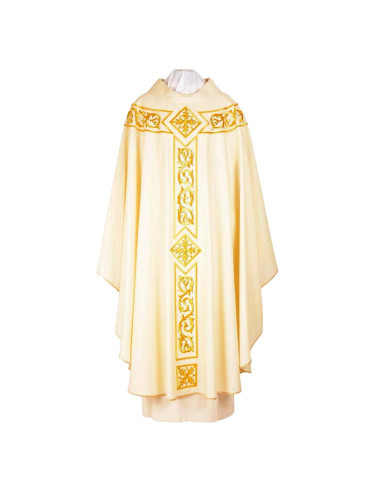 Chasuble in wool decorated with braid