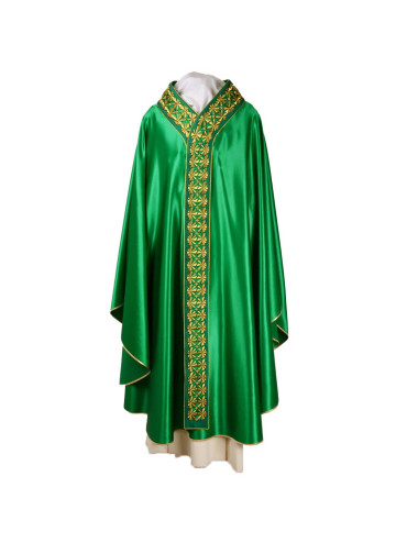 Chasuble made in silk satin decorated with embroided