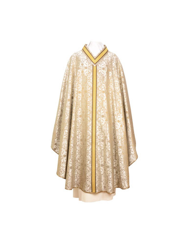 Chasuble made in damask fabric