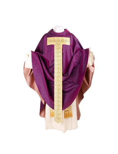 Chasuble made in silk decorated with embroided