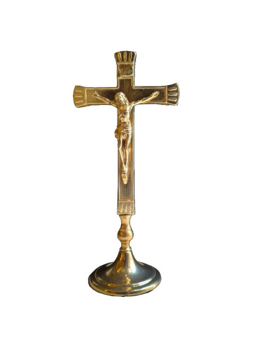 Simple Altar Cross made in natural color brass