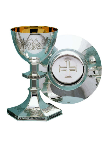 Chalice and dish Paten Classic lines hand engraved