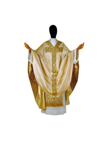 Gothic style chasuble made in silk and decorated with braid