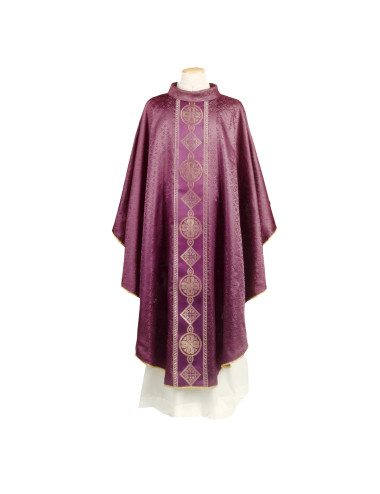 Gothic style chasuble with passementerie and braid