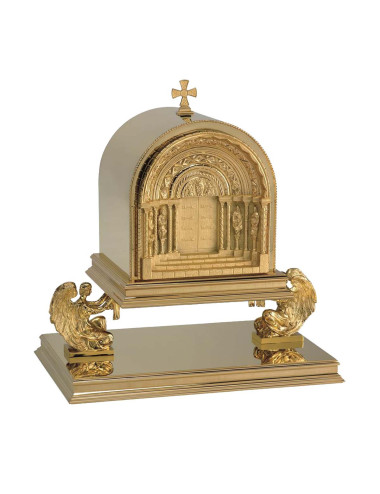 Sagrario con pedestal realizado en metal