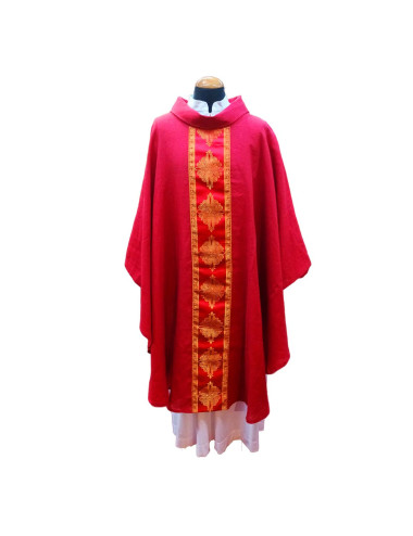 Chasuble with JHS motifs